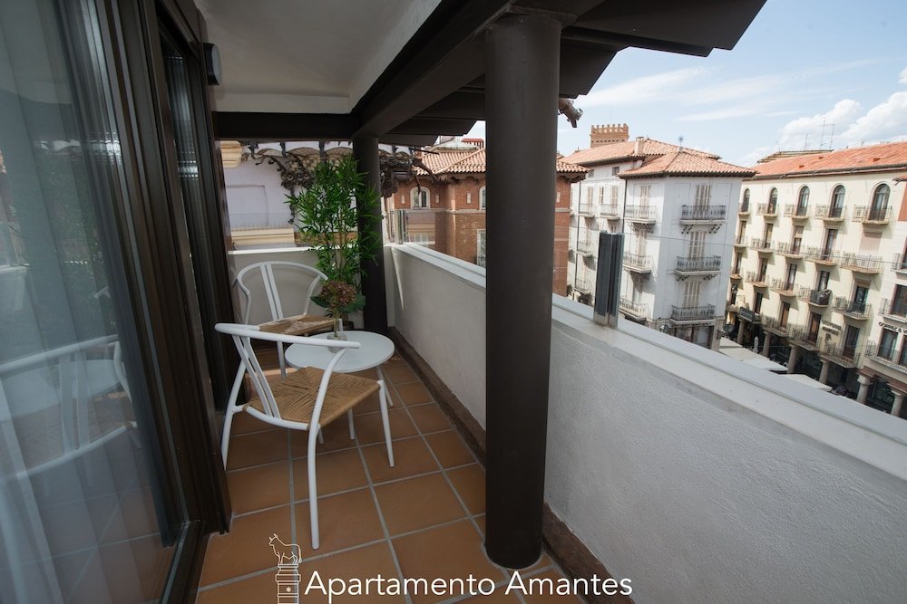 apartamentos plaza del torico
