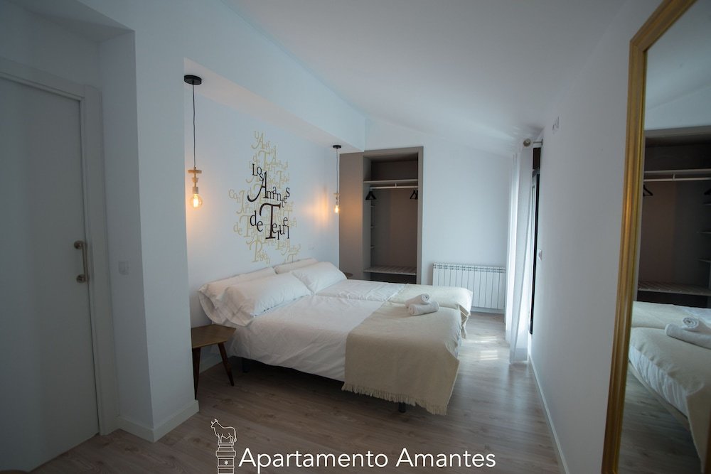 apartamentos plaza del torico