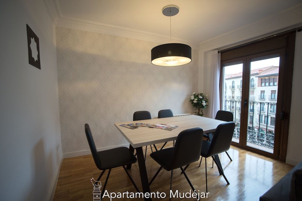 apartamentos plaza del torico