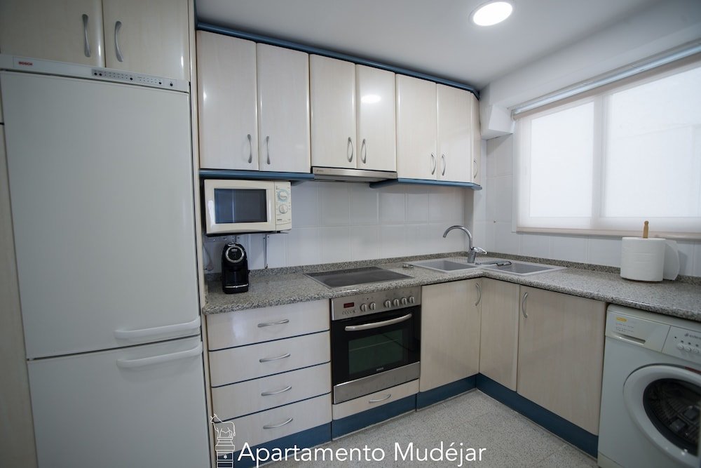 apartamentos plaza del torico