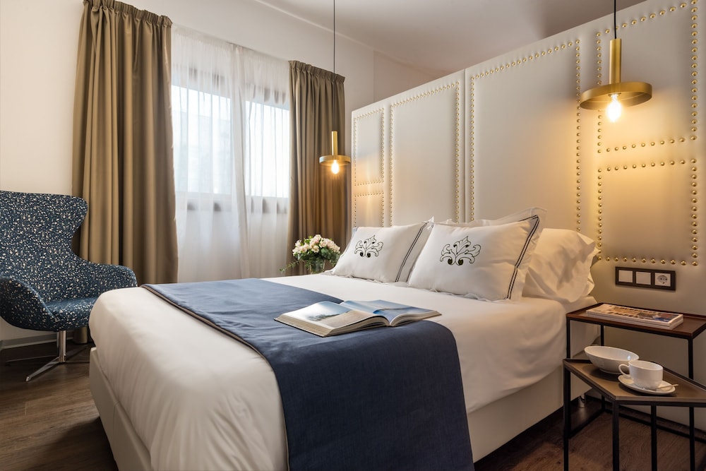 casa sevilla 1920 suites by epoca