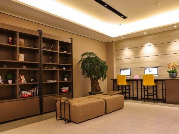 home inn plus dalian development zone jinma road wanda plaza