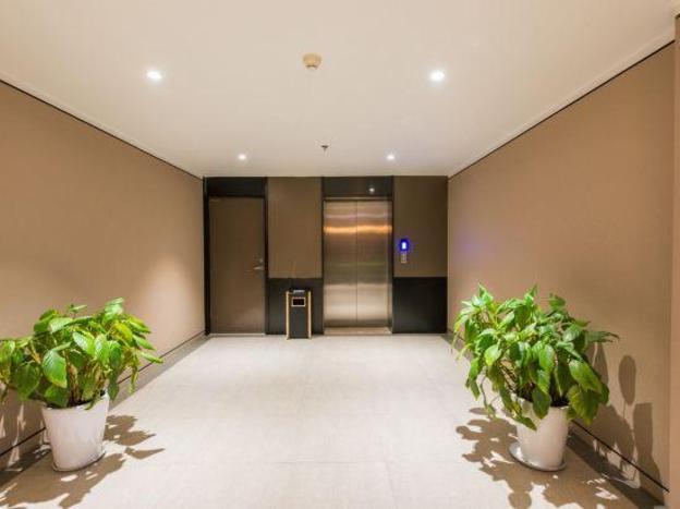 home inn plus dalian development zone jinma road wanda plaza