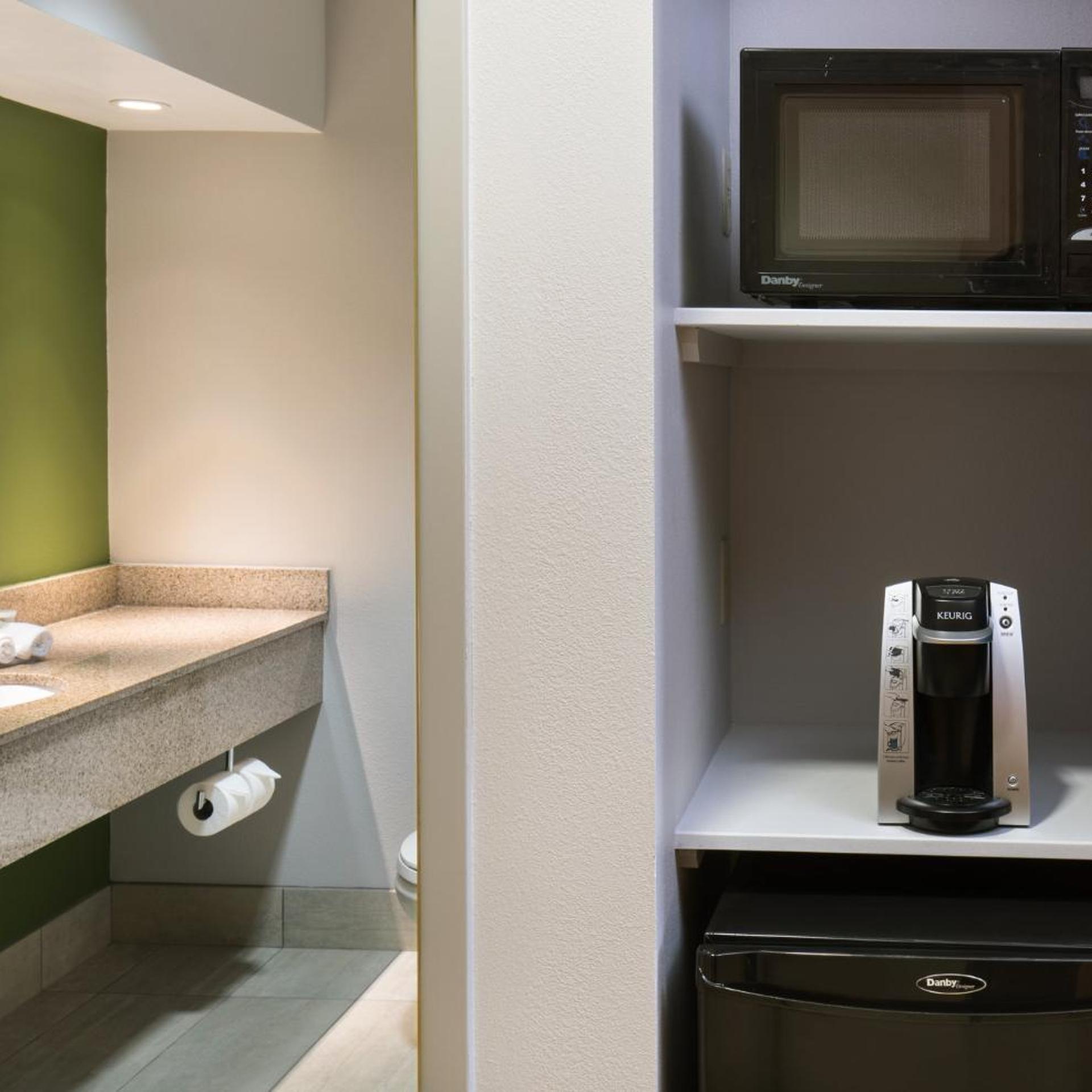 holiday inn express cedar rapids collins rd by ihg