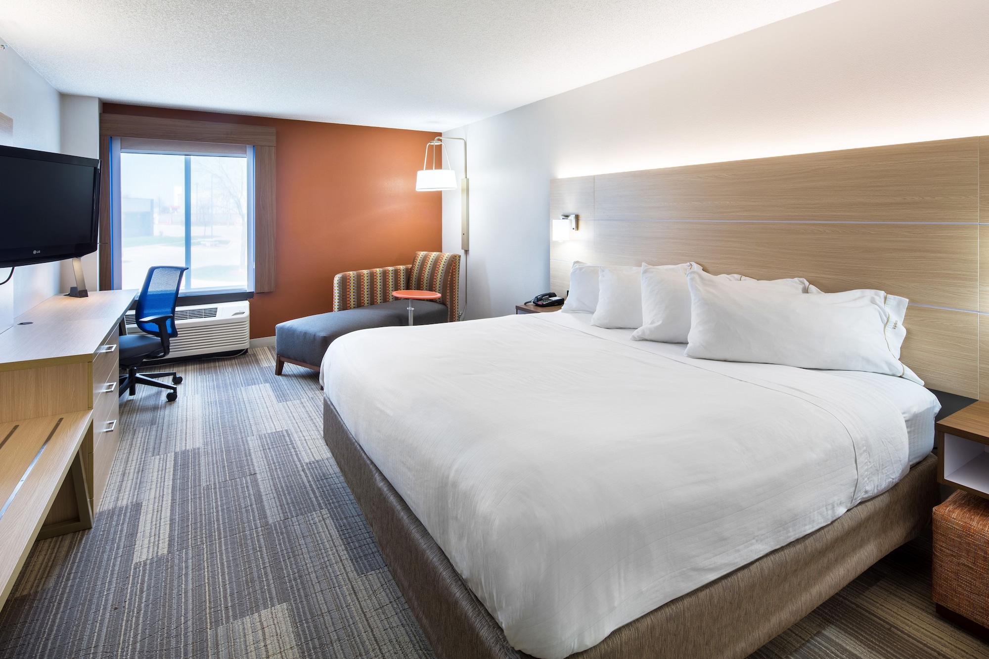 holiday inn express cedar rapids collins rd by ihg