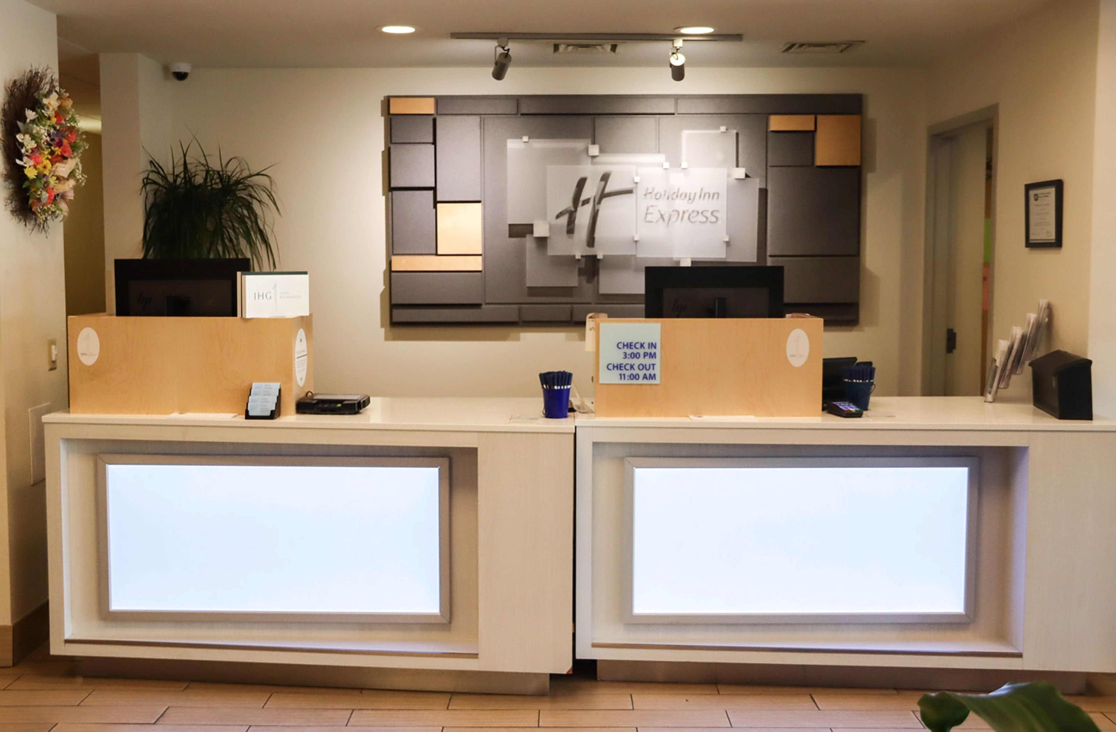 holiday inn express cedar rapids collins rd by ihg