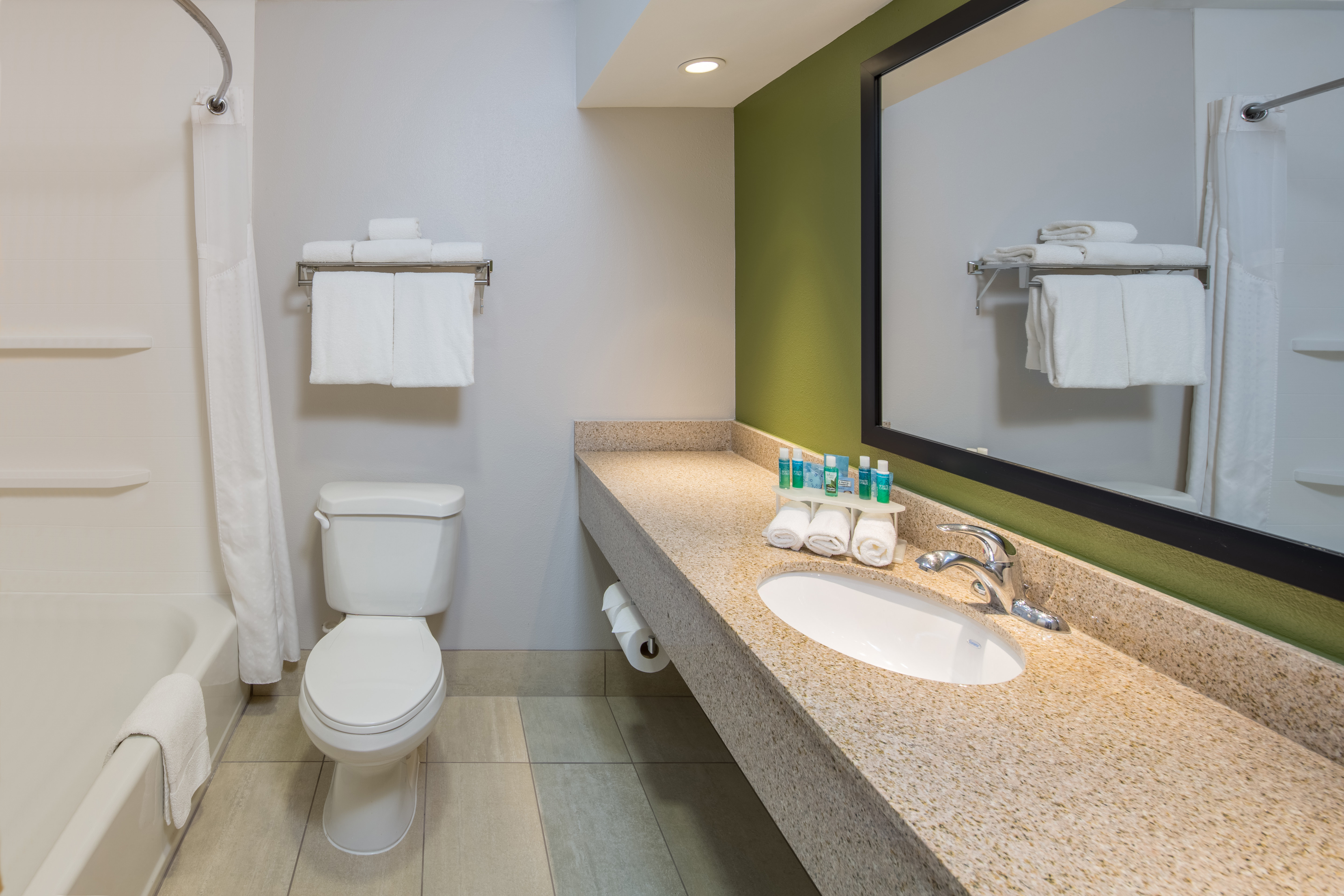 holiday inn express cedar rapids collins rd by ihg