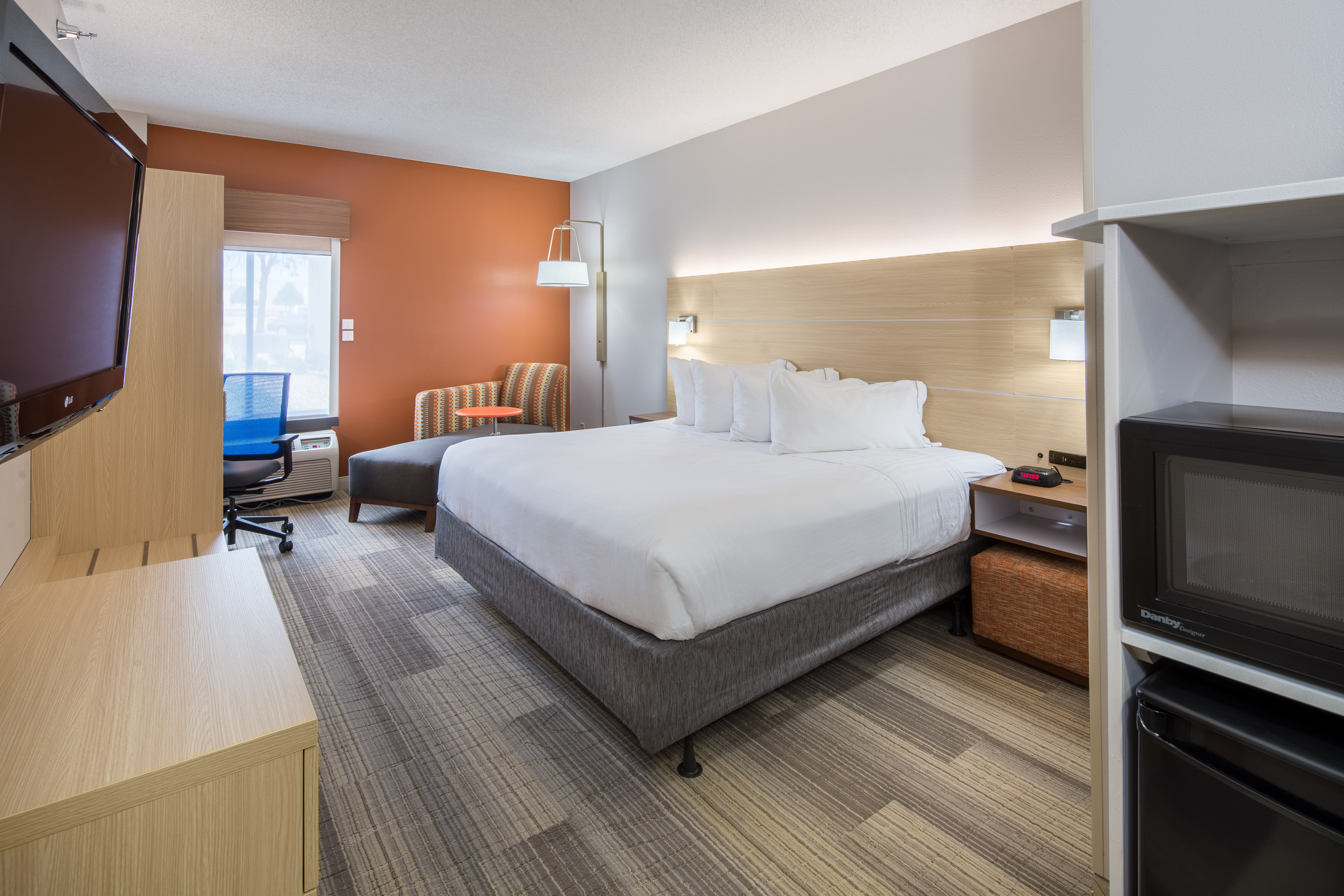 holiday inn express cedar rapids collins rd by ihg