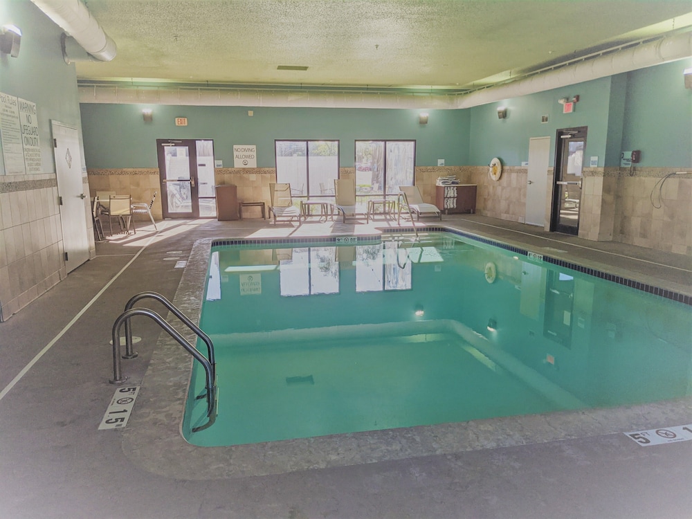 holiday inn express cedar rapids collins rd by ihg
