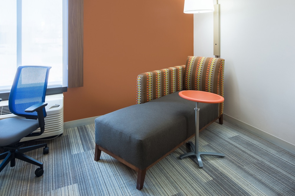 holiday inn express cedar rapids collins rd by ihg