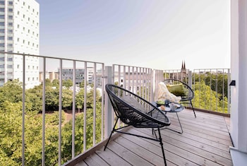 oberdeck studio apartment house