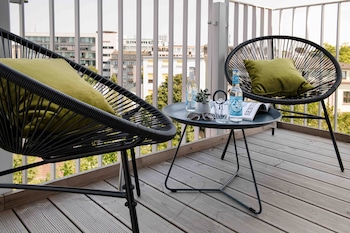 oberdeck studio apartment house