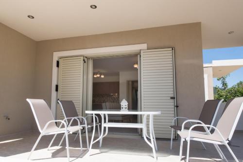 bounatsa studios and apartments