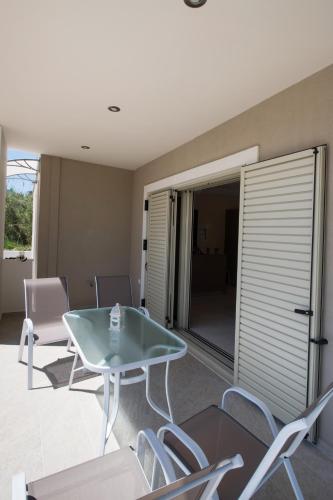 bounatsa studios and apartments