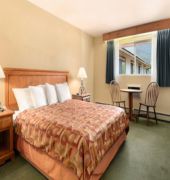 super 8 by wyndham valemount