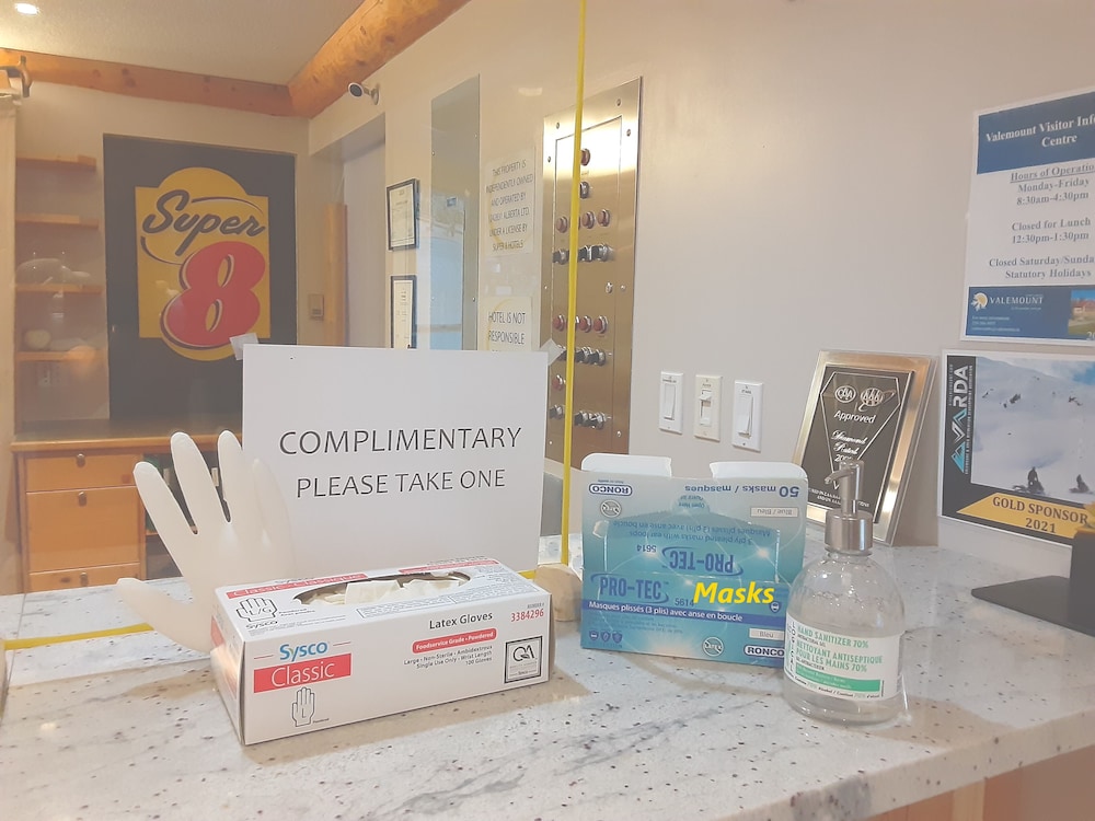 super 8 by wyndham valemount