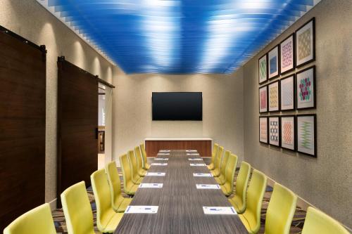 holiday inn express and suites columbus east heath