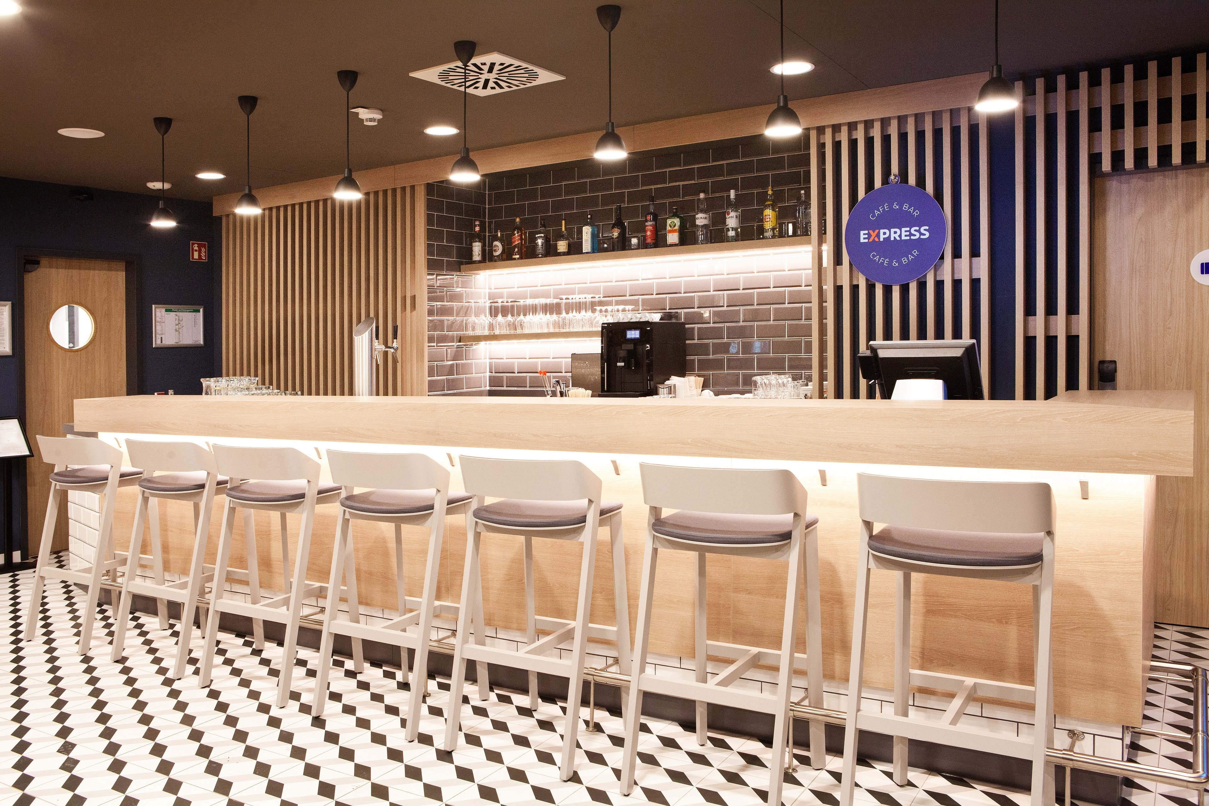 holiday inn express munich olympiapark an ihg hotel