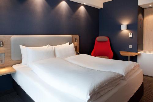 holiday inn express munich olympiapark an ihg hotel