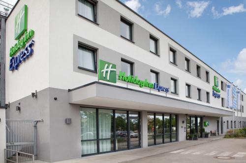 holiday inn express munich olympiapark an ihg hotel