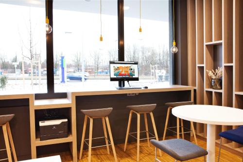 holiday inn express munich olympiapark an ihg hotel