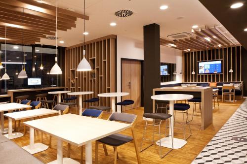 holiday inn express munich olympiapark an ihg hotel