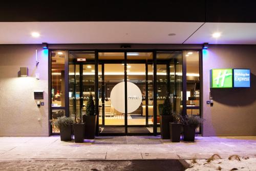 holiday inn express munich olympiapark an ihg hotel