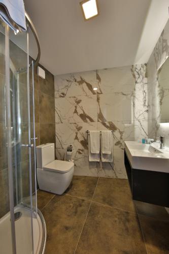 ivy hotel adults only