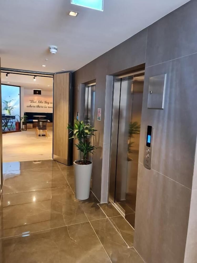 ivy hotel adults only