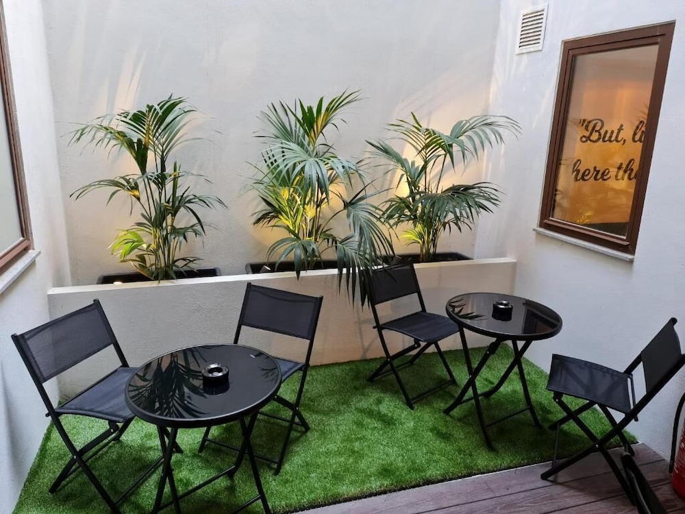 ivy hotel adults only