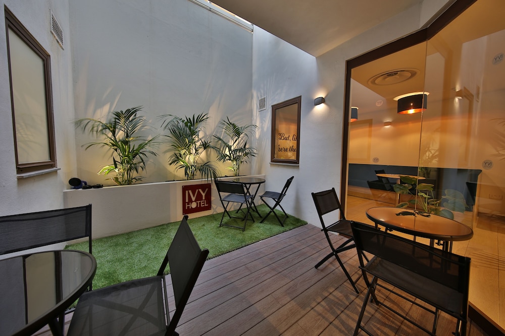 ivy hotel adults only