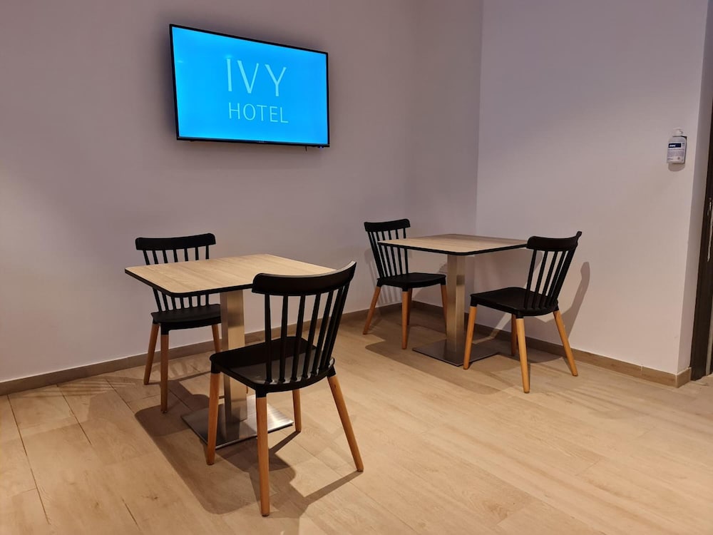 ivy hotel adults only