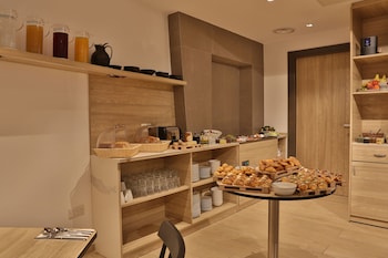 ivy hotel adults only