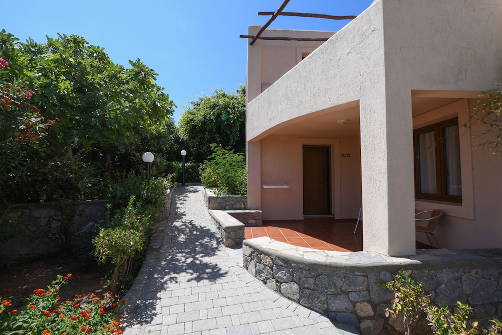 magia village resort