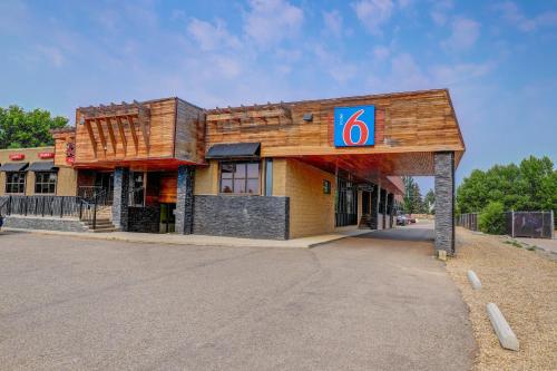motel 6 brooks ab