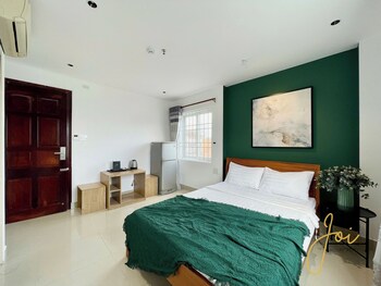 joi hospitality anthony