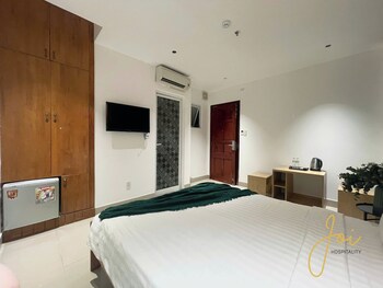 joi hospitality anthony