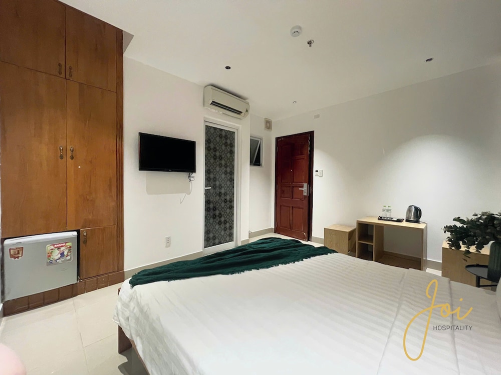 joi hospitality anthony