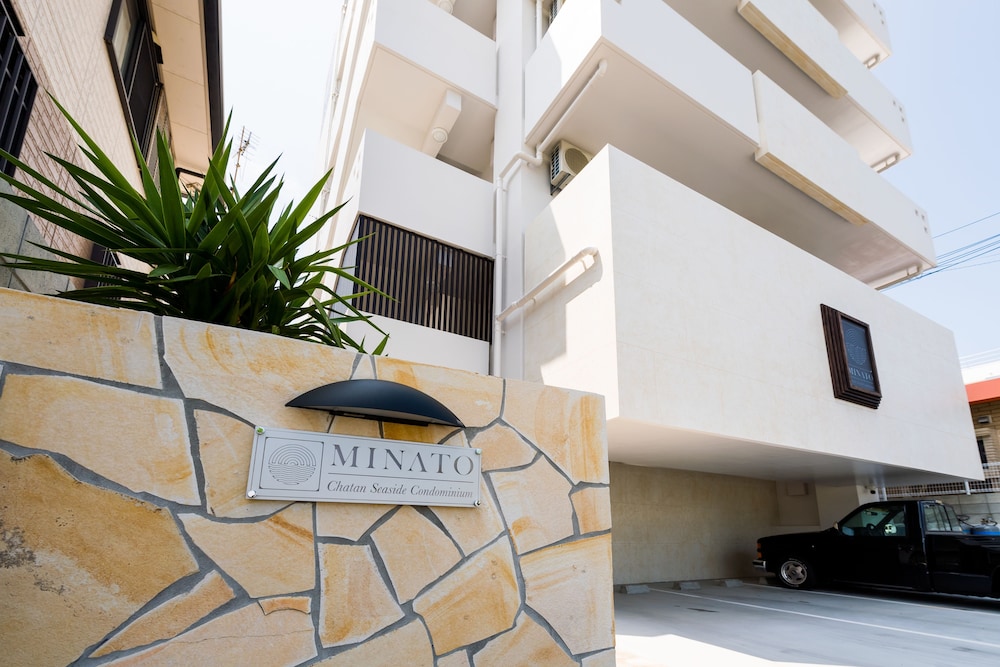 minato chatan seaside condominium