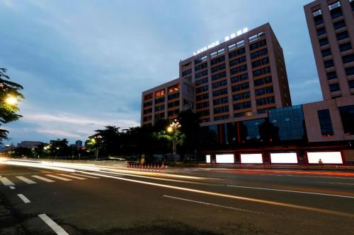 lavande hotel qingyuan sports park city government