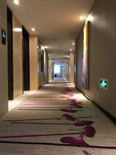 lavande hotel qingyuan sports park city government