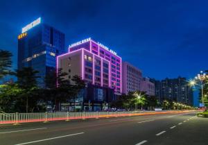 lavande hotel qingyuan sports park city government
