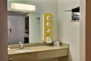 motel 6 tewksbury ma boston