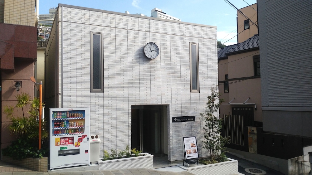 grand base nagasaki ekimae