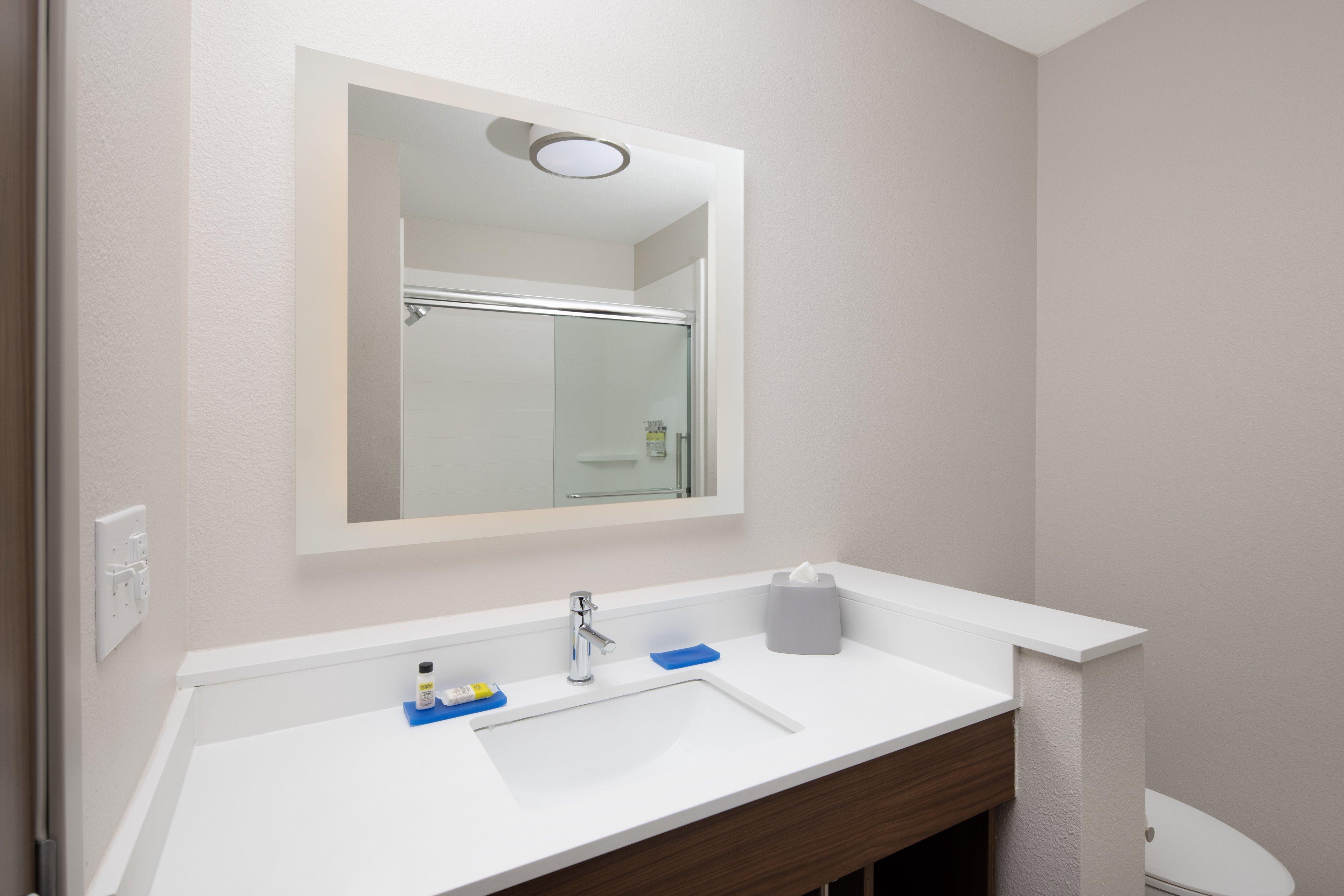 holiday inn express and suites ft myers beach sanibel gateway