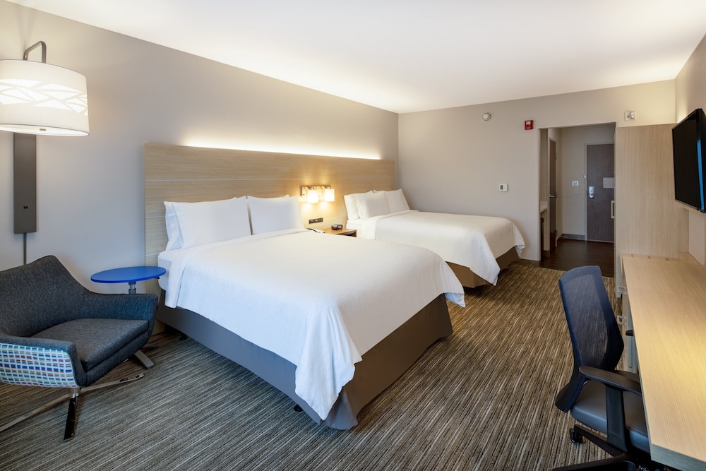 holiday inn express and suites ft myers beach sanibel gateway