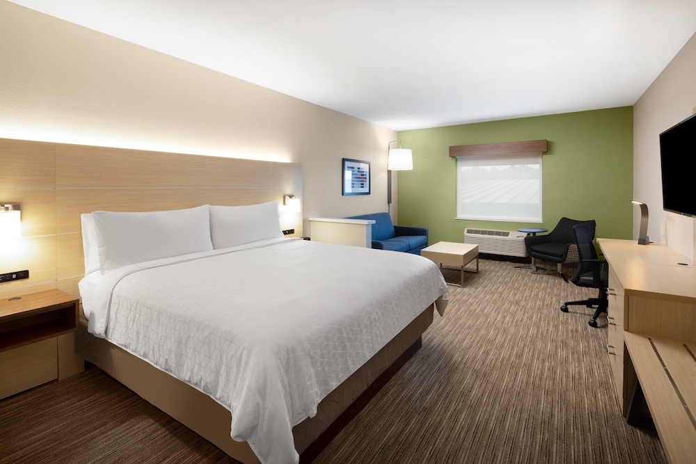 holiday inn express and suites ft myers beach sanibel gateway