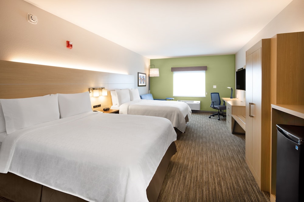 holiday inn express and suites ft myers beach sanibel gateway