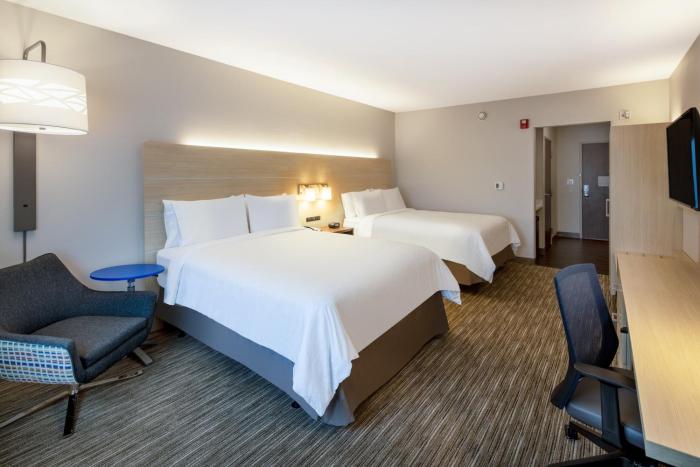 holiday inn express and suites ft myers beach sanibel gateway