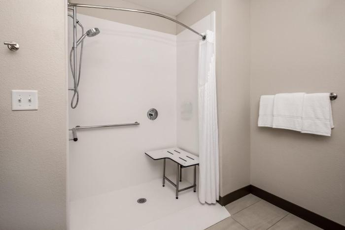 holiday inn express and suites ft myers beach sanibel gateway